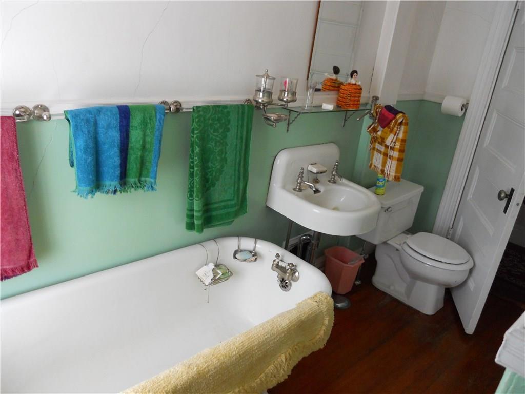 279 Pendleton Point Road Islesboro, ME 04848 - Photo 10 of 15 Bathroom