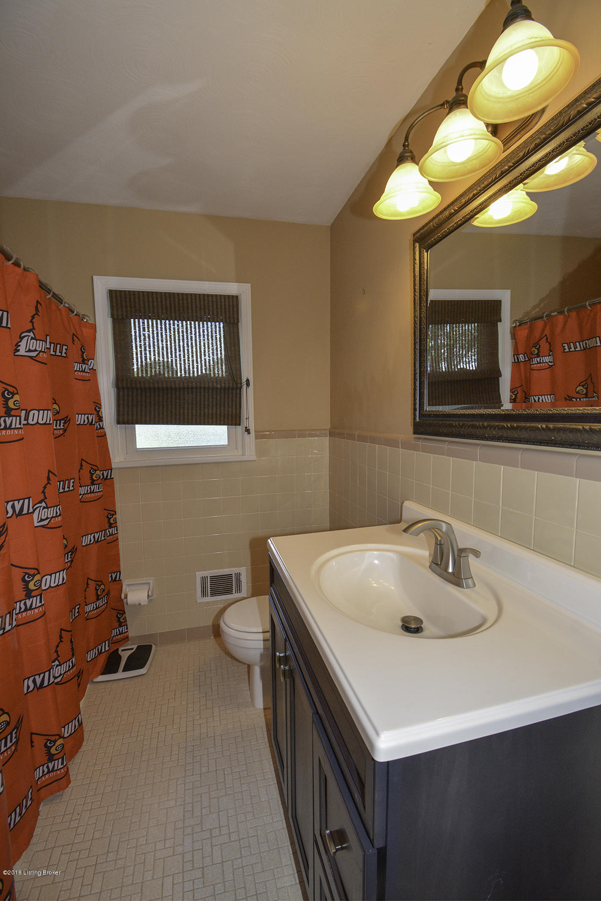 1038 Clayborne Road Louisville, KY 40214 - Photo 10 of 21 10 Bathroom Upstairs