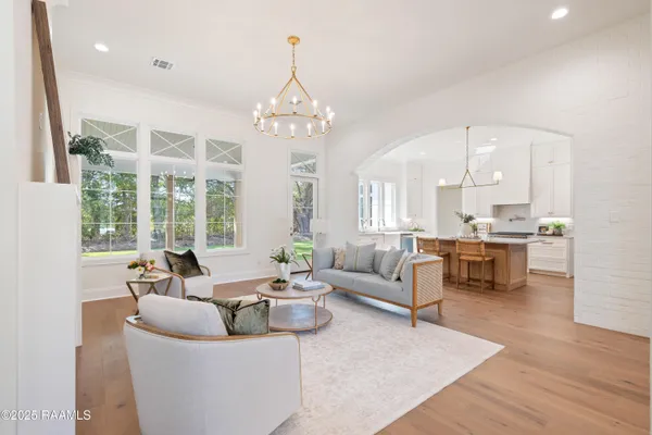 $875,000 | 111 Leaning Oak Drive, Lafayette, LA 70508