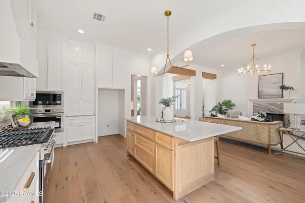 $875,000 | 111 Leaning Oak Drive, Lafayette, LA 70508