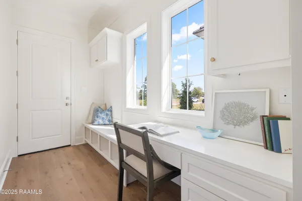 $875,000 | 111 Leaning Oak Drive, Lafayette, LA 70508