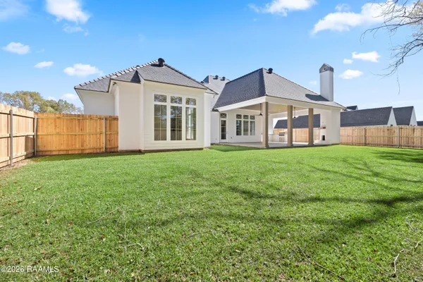 $875,000 | 111 Leaning Oak Drive, Lafayette, LA 70508