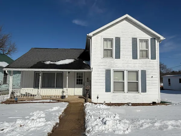 $124,900 | 206 2nd Street, Elroy, WI 53929