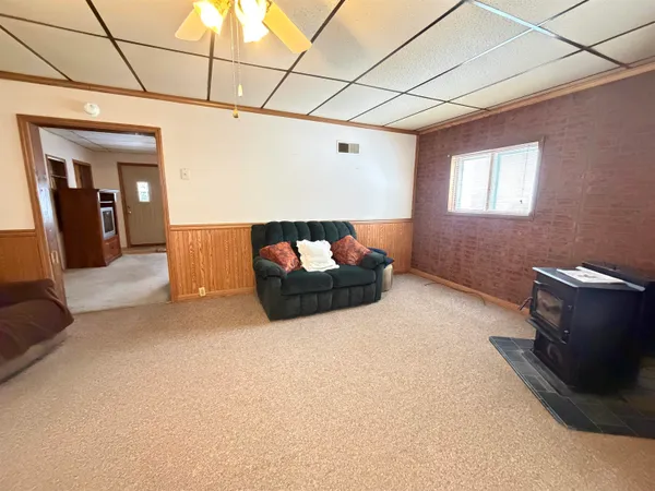 $124,900 | 206 2nd Street, Elroy, WI 53929