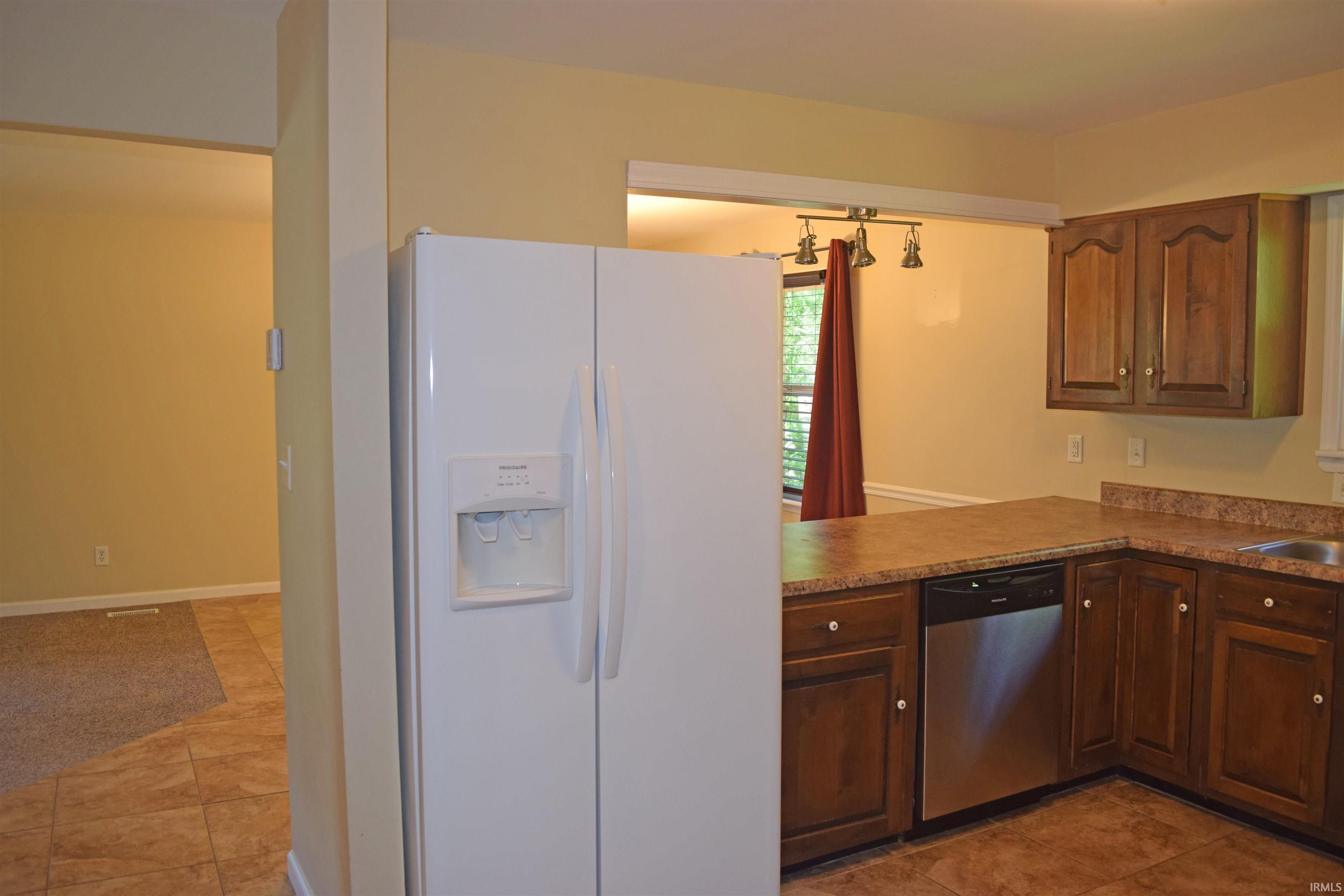 4512 Stringtown Road Evansville, IN 47711 - Photo 10 of 36 Gallery Image 10