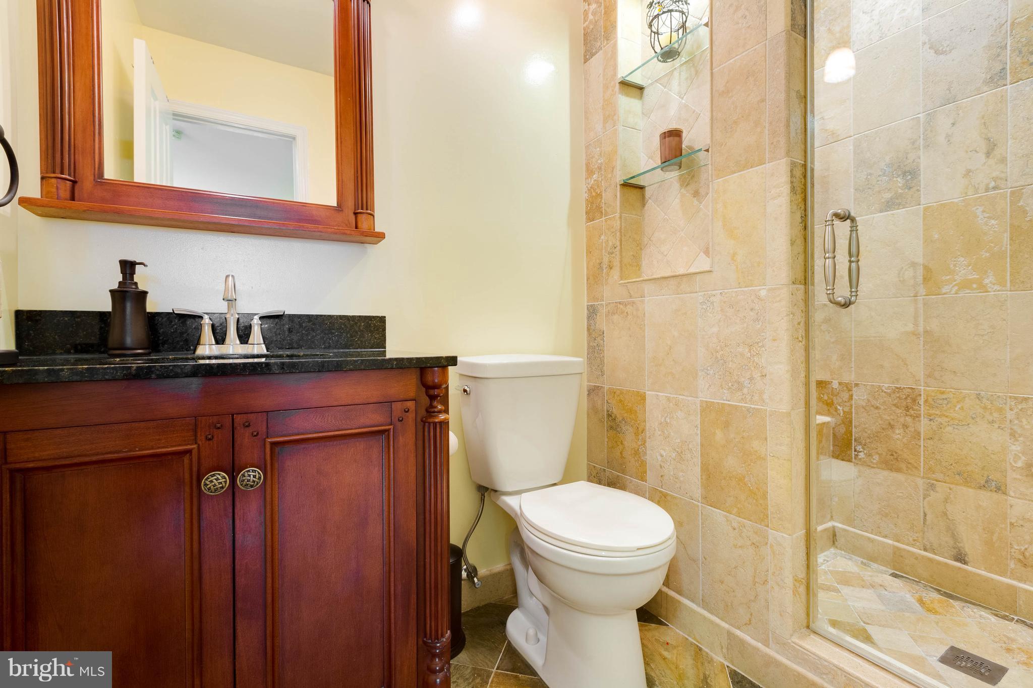 8103 St David Court Springfield, VA 22153 - Photo 18 of 30 Hall Bath