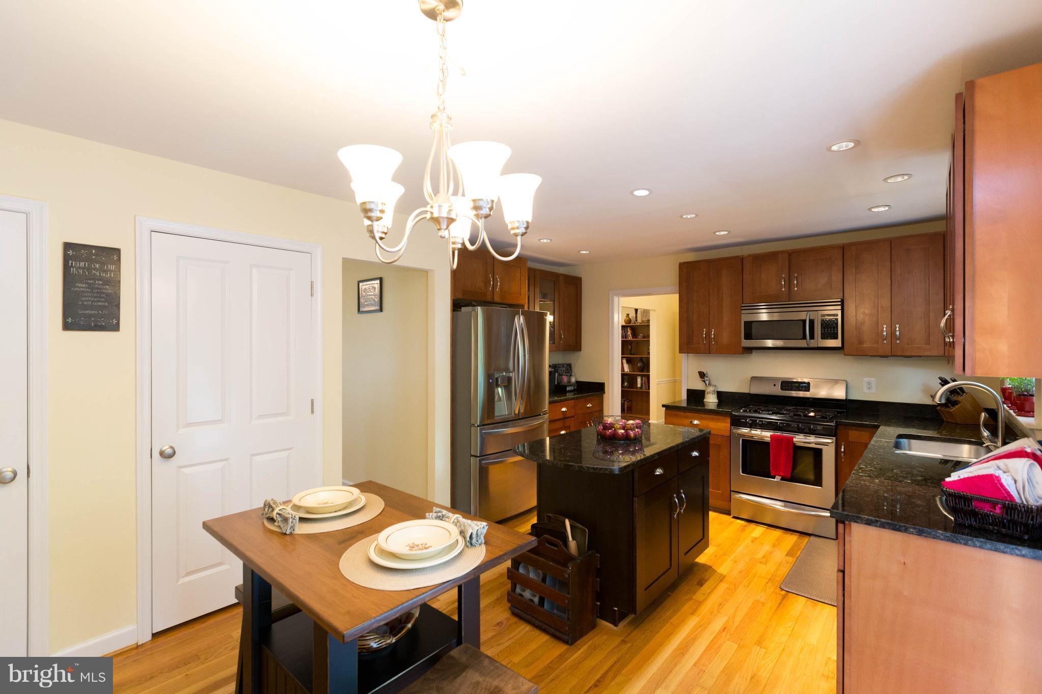 8103 St David Court Springfield, VA 22153 - Photo 4 of 30 Kitchen