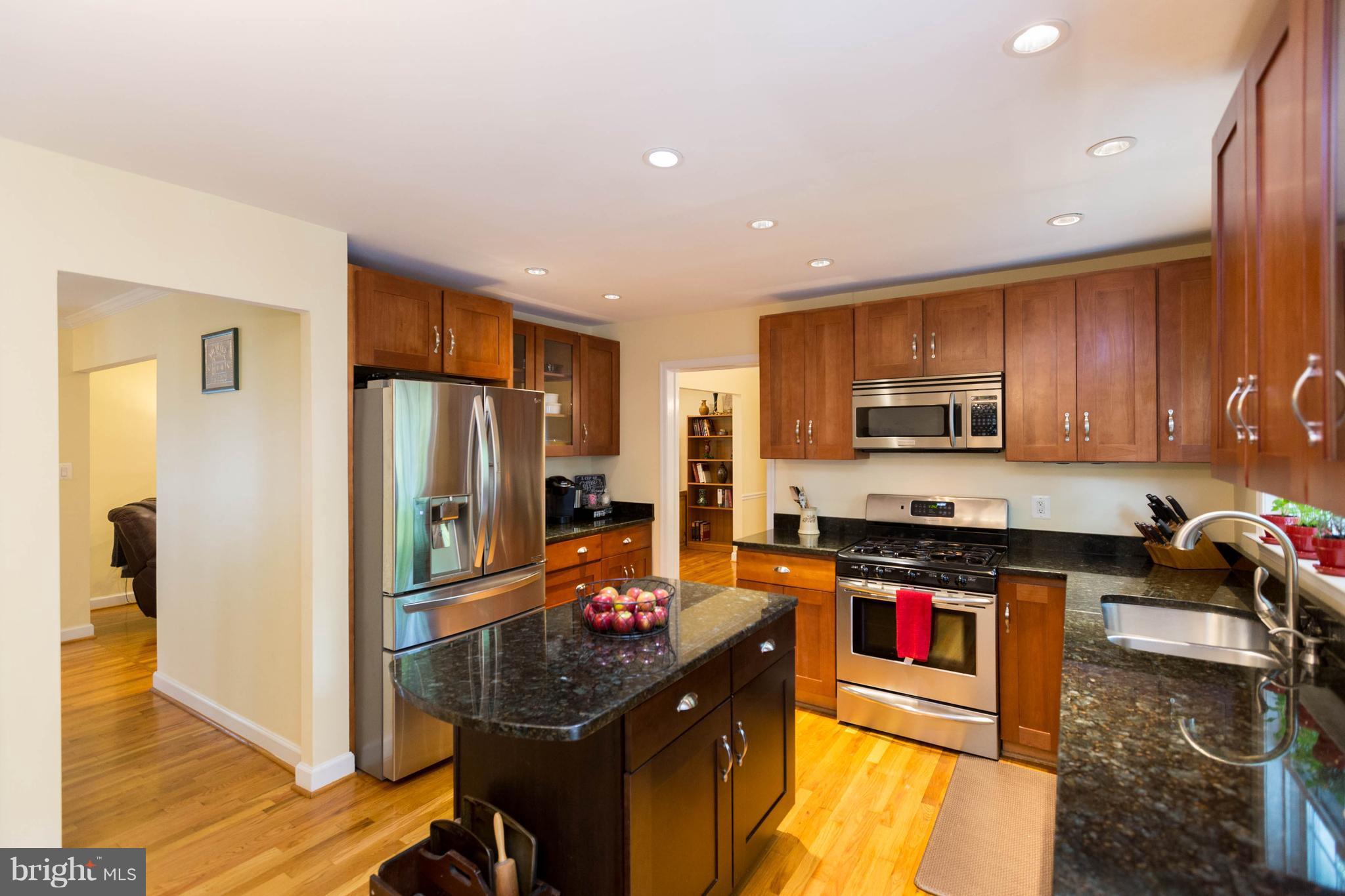 8103 St David Court Springfield, VA 22153 - Photo 5 of 30 Kitchen