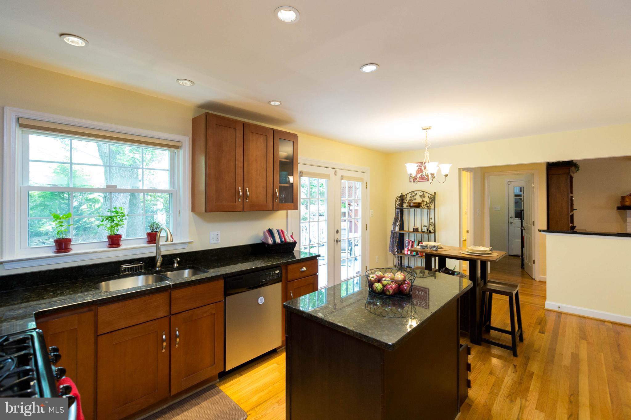 8103 St David Court Springfield, VA 22153 - Photo 6 of 30 Kitchen