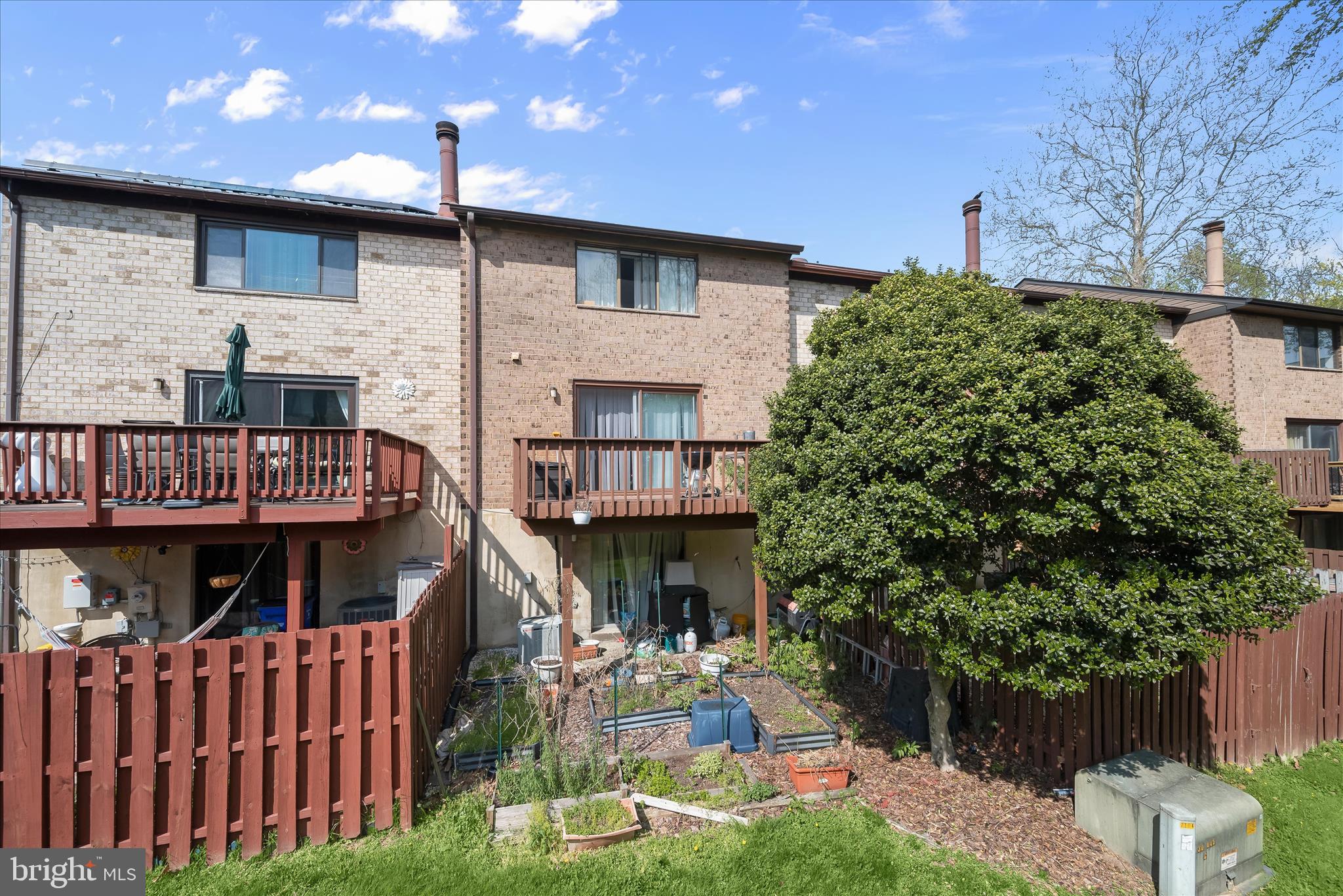 7214 Lasting Light Way Columbia, MD 21045 - Photo 3 of 21 Rear exterior