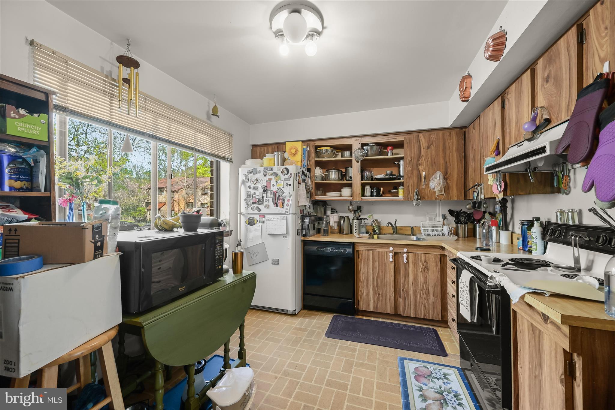 7214 Lasting Light Way Columbia, MD 21045 - Photo 5 of 21 Kitchen with breakfast nook