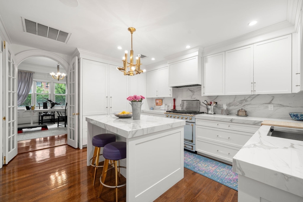 260 Beacon Street, Unit 4 Boston, MA 02116 - Photo 7 of 33