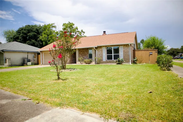 $220,000 | 8523 Elmhaven Road, La Porte, TX 77571