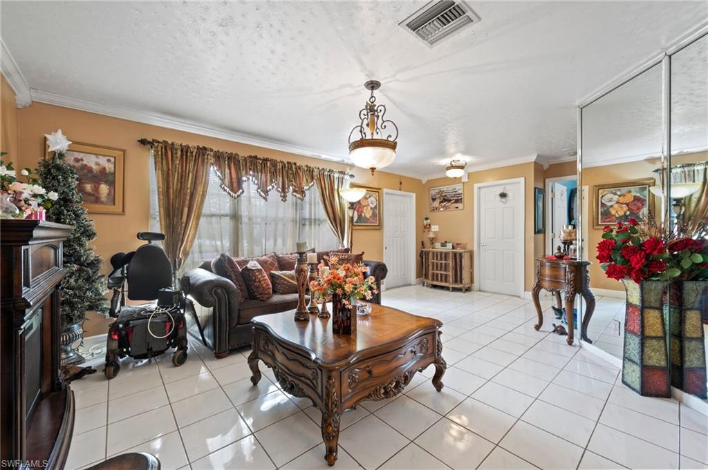 2285 50th Street Southwest Naples, FL 34116 - Photo 9 of 29 Gallery Image 9