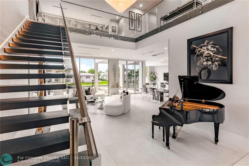 742 Dover Street Boca Raton, FL 33487 - Photo 5 of 41