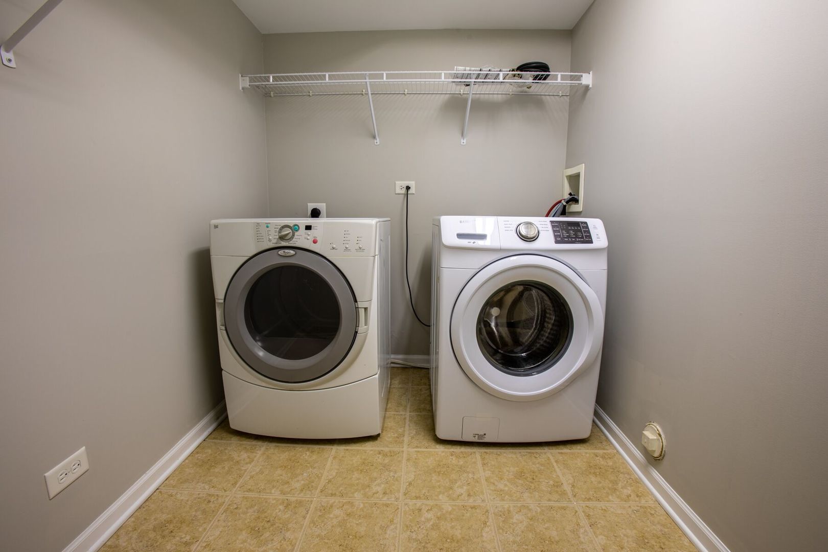 4125 Bethlehem Road Aurora, IL 60504 - Photo 17 of 19 a utility room with dryer and washer
