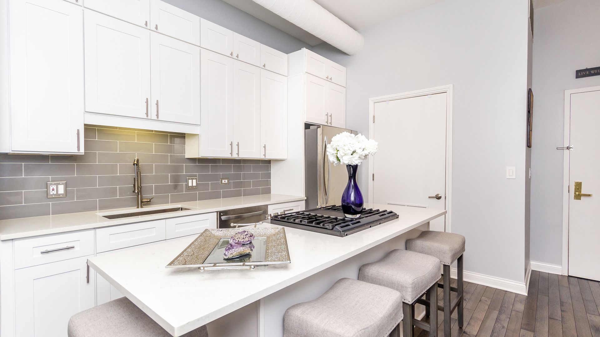 910 South Michigan Avenue, Unit 906 Chicago, IL 60605 - Photo 3 of 22