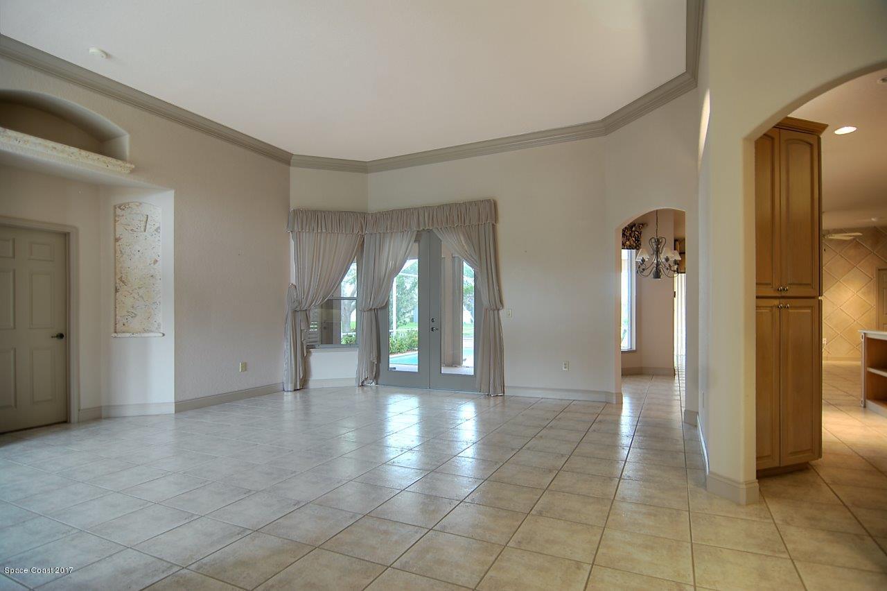 4120 Stoney Point Road Melbourne, FL 32940 - Photo 3 of 24 living (21)
