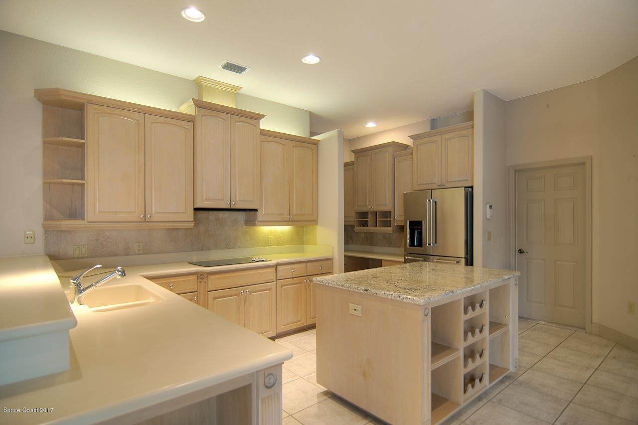 4120 Stoney Point Road Melbourne, FL 32940 - Photo 9 of 24 kitchen (27)