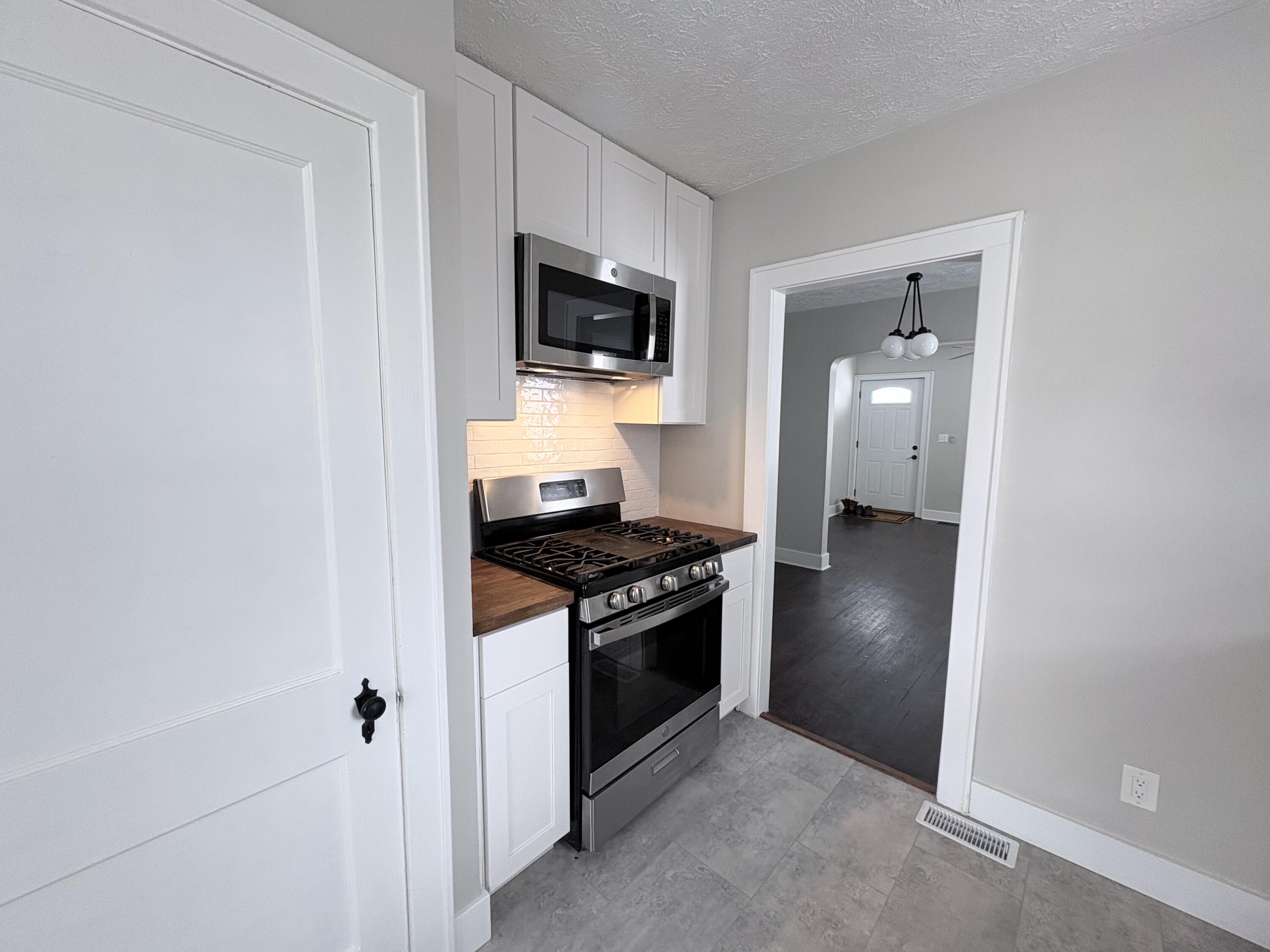 1133 Merrifield Street Southeast Grand Rapids, MI 49507 - Photo 6 of 15 IMG_2535