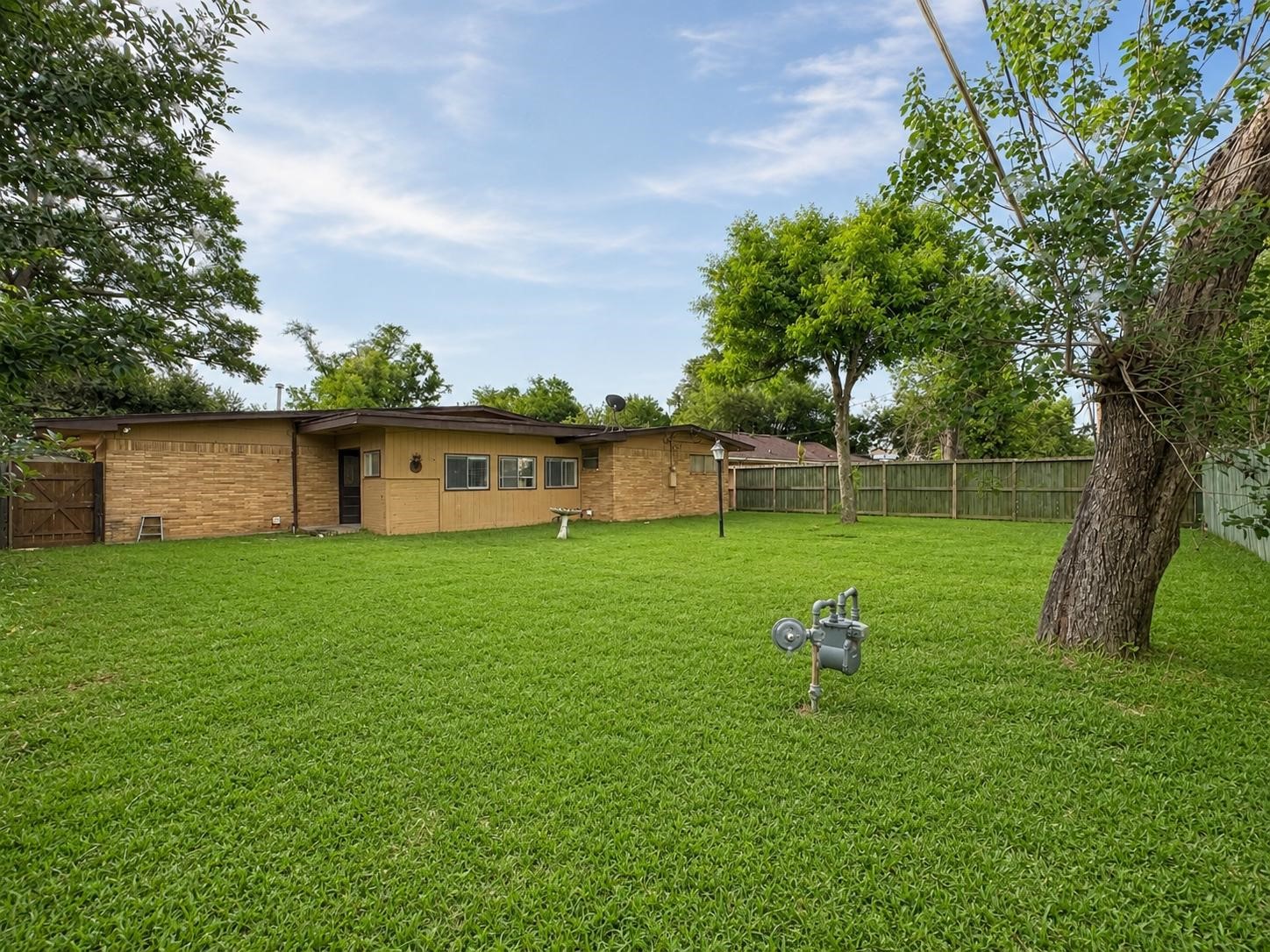 2119 Counter Point Drive Houston, TX 77055 - Photo 8 of 10