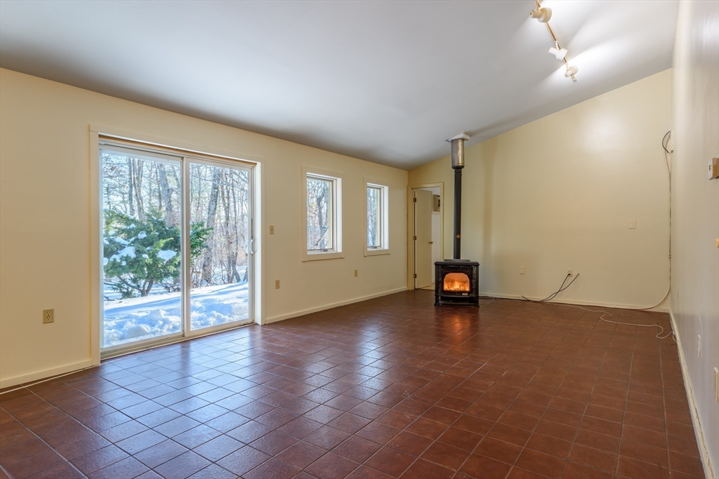 41 South Valley Road Pelham, MA 01002 - Photo 12 of 42