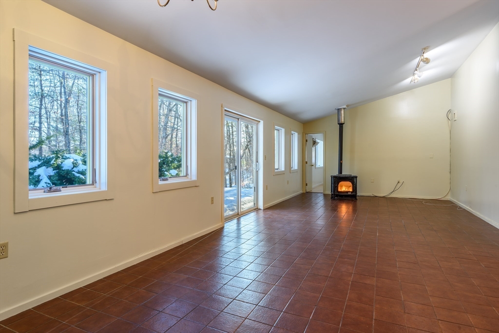 41 South Valley Road Pelham, MA 01002 - Photo 15 of 42