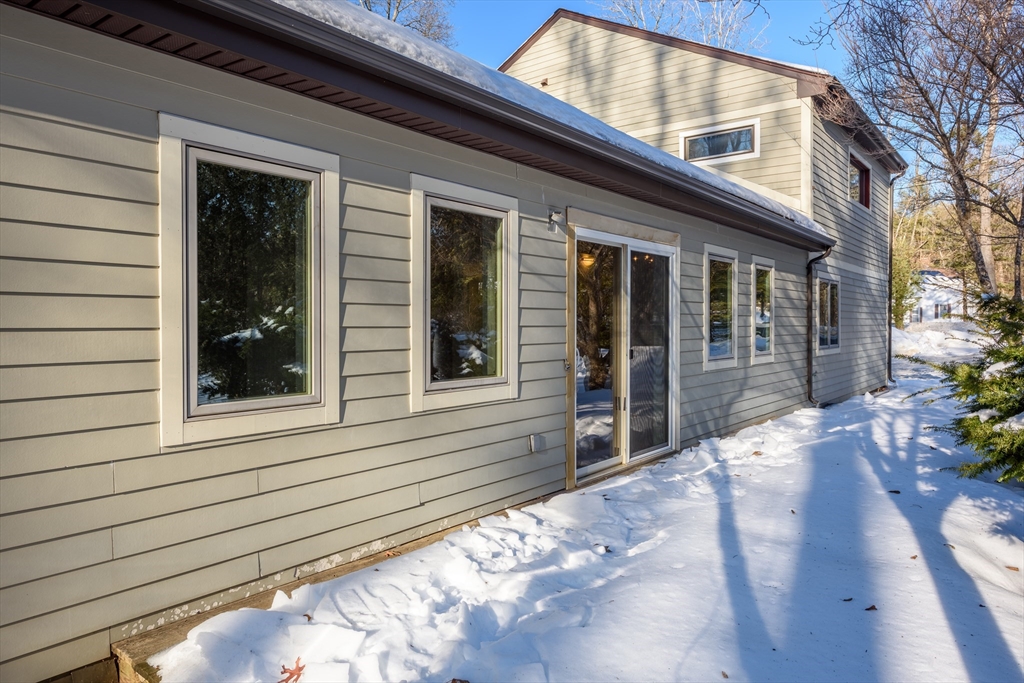41 South Valley Road Pelham, MA 01002 - Photo 3 of 42