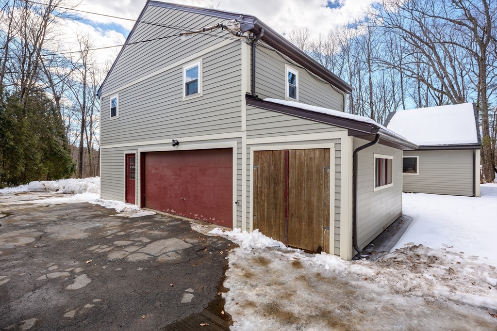 41 South Valley Road Pelham, MA 01002 - Photo 5 of 42