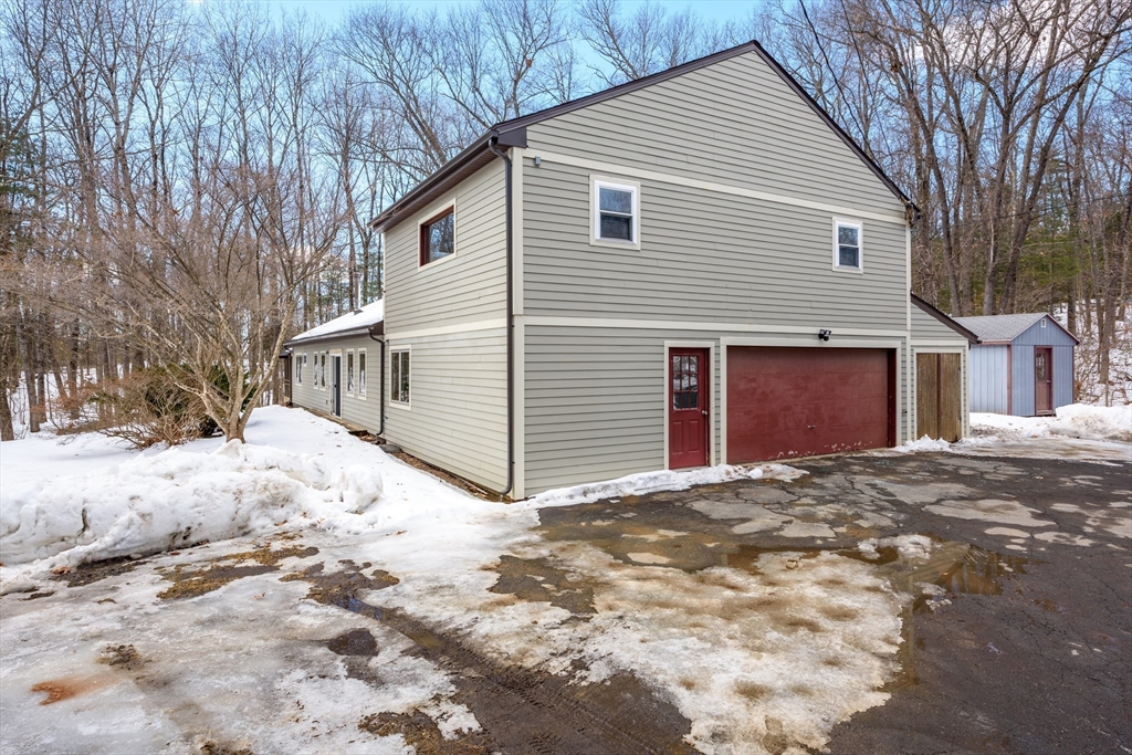 41 South Valley Road Pelham, MA 01002 - Photo 6 of 42