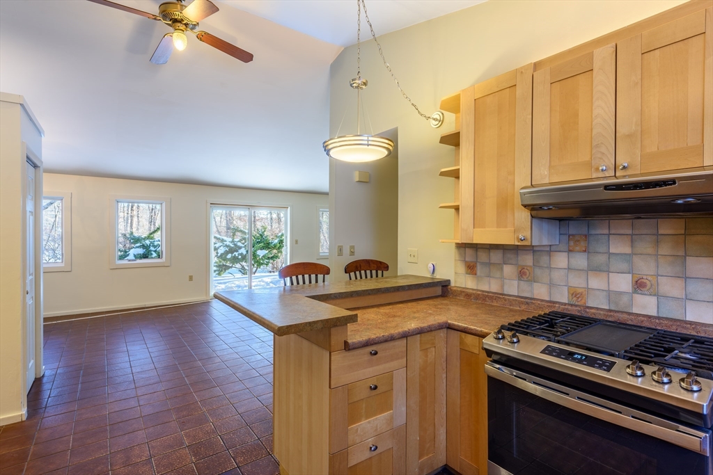 41 South Valley Road Pelham, MA 01002 - Photo 10 of 42
