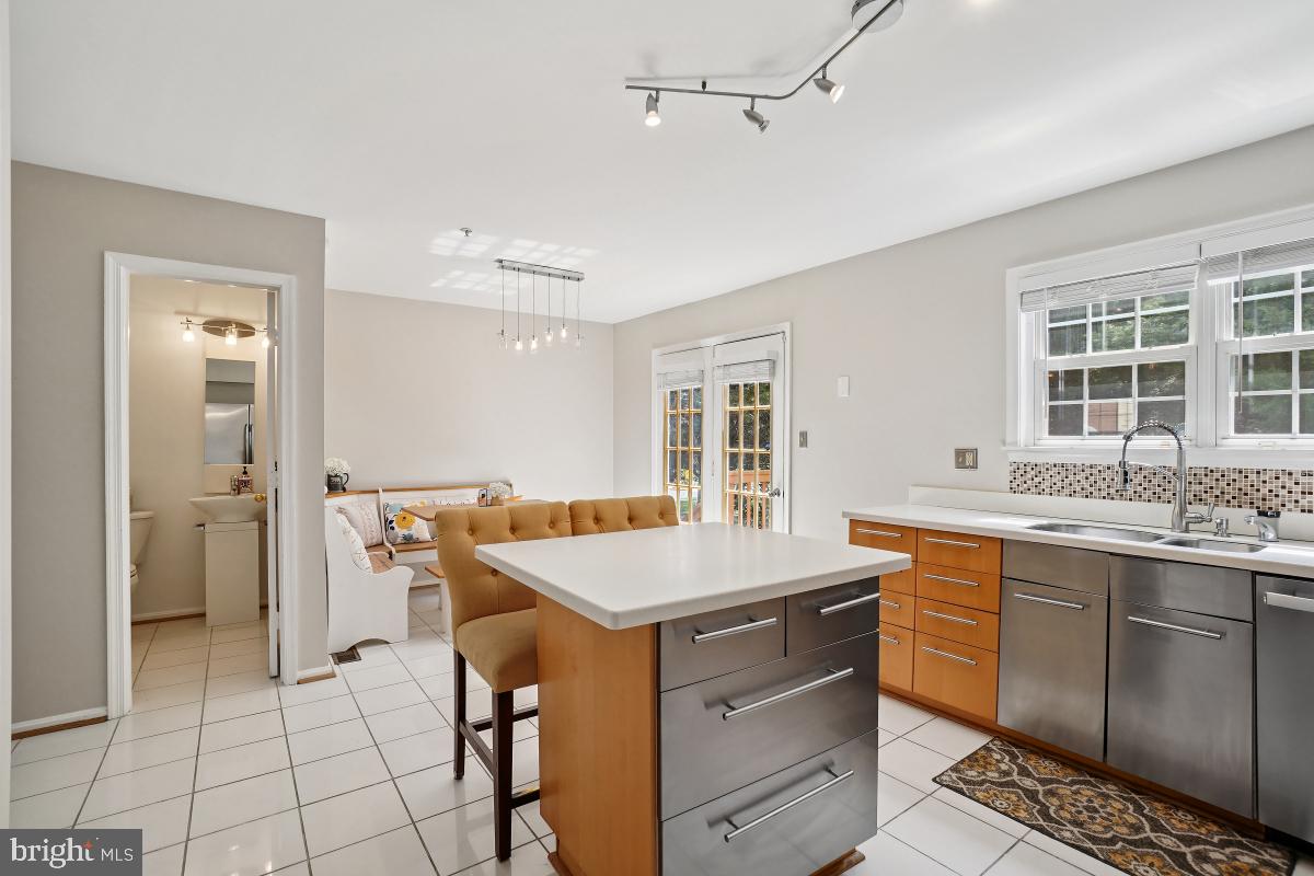 14206 Plum Run Way Silver Spring, MD 20906 - Photo 26 of 48 Kitchen