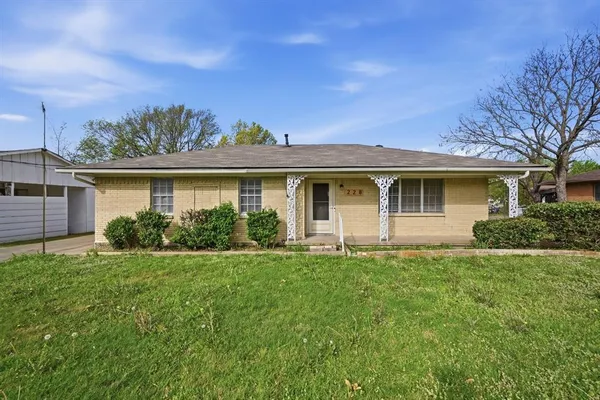 $1,785 | 228 North 4th Street, Princeton, TX 75407