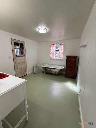 $950 | 510 Marlys Avenue, Canyon Lake, TX 78133