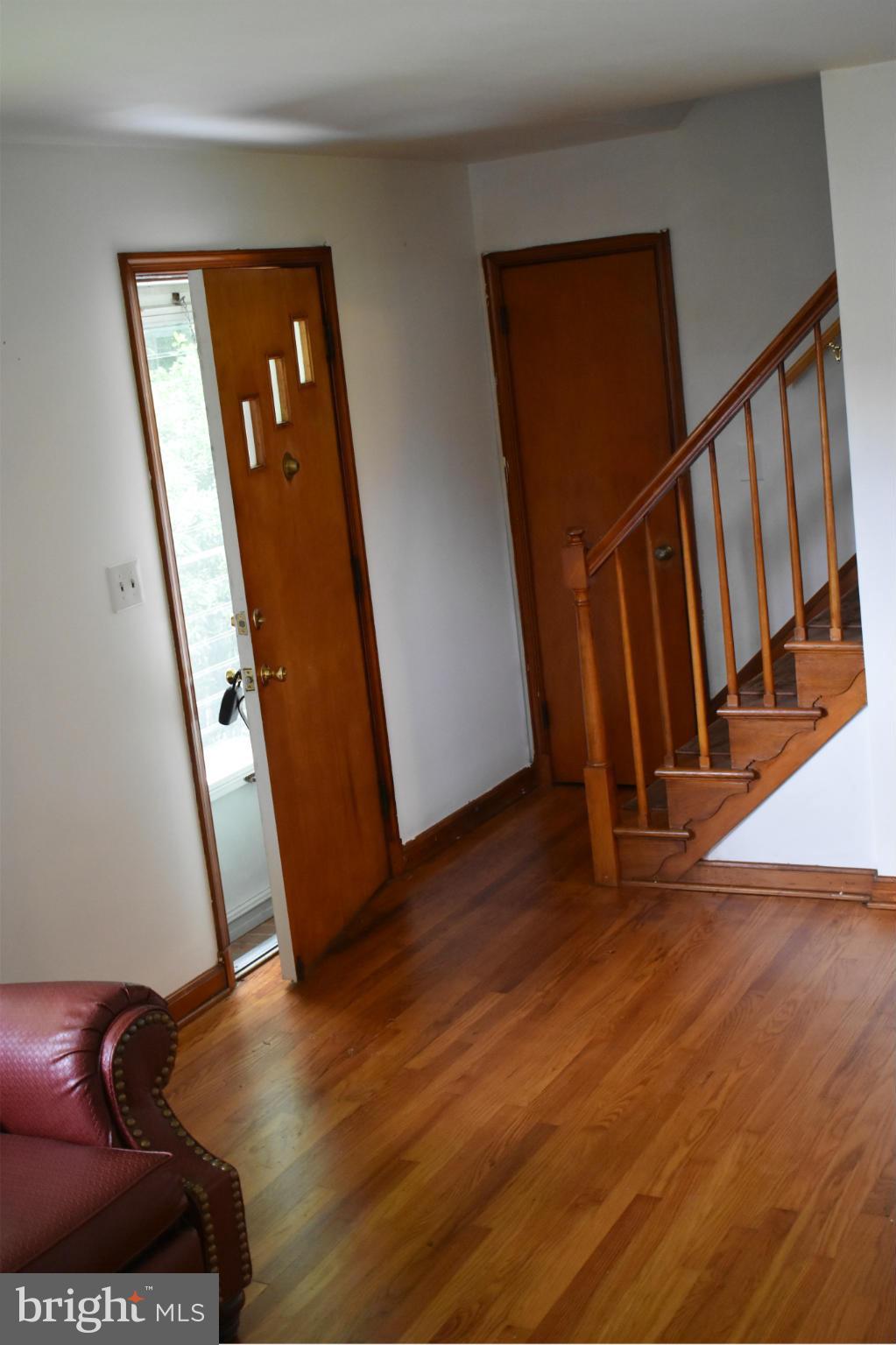 4208 Darleigh Road Baltimore, MD 21236 - Photo 16 of 30 Living Room