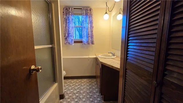 $1,450 | 25 Greene Avenue, Cranston, RI 02920