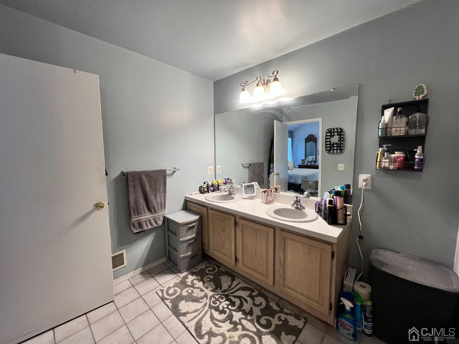 111 Salem Road North Brunswick, NJ 08902 - Photo 19 of 30 Gallery Image 19