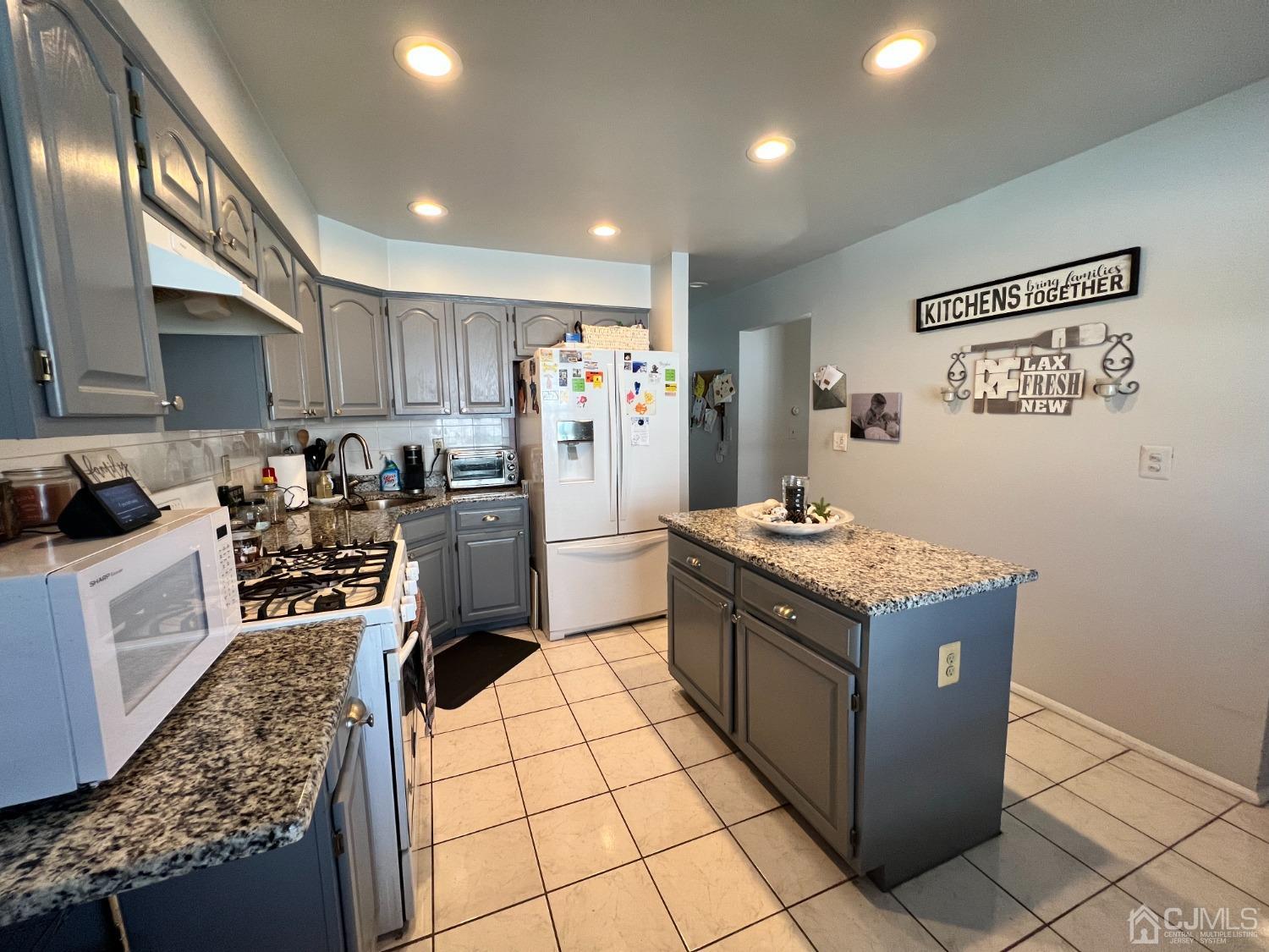 111 Salem Road North Brunswick, NJ 08902 - Photo 9 of 30 Gallery Image 9