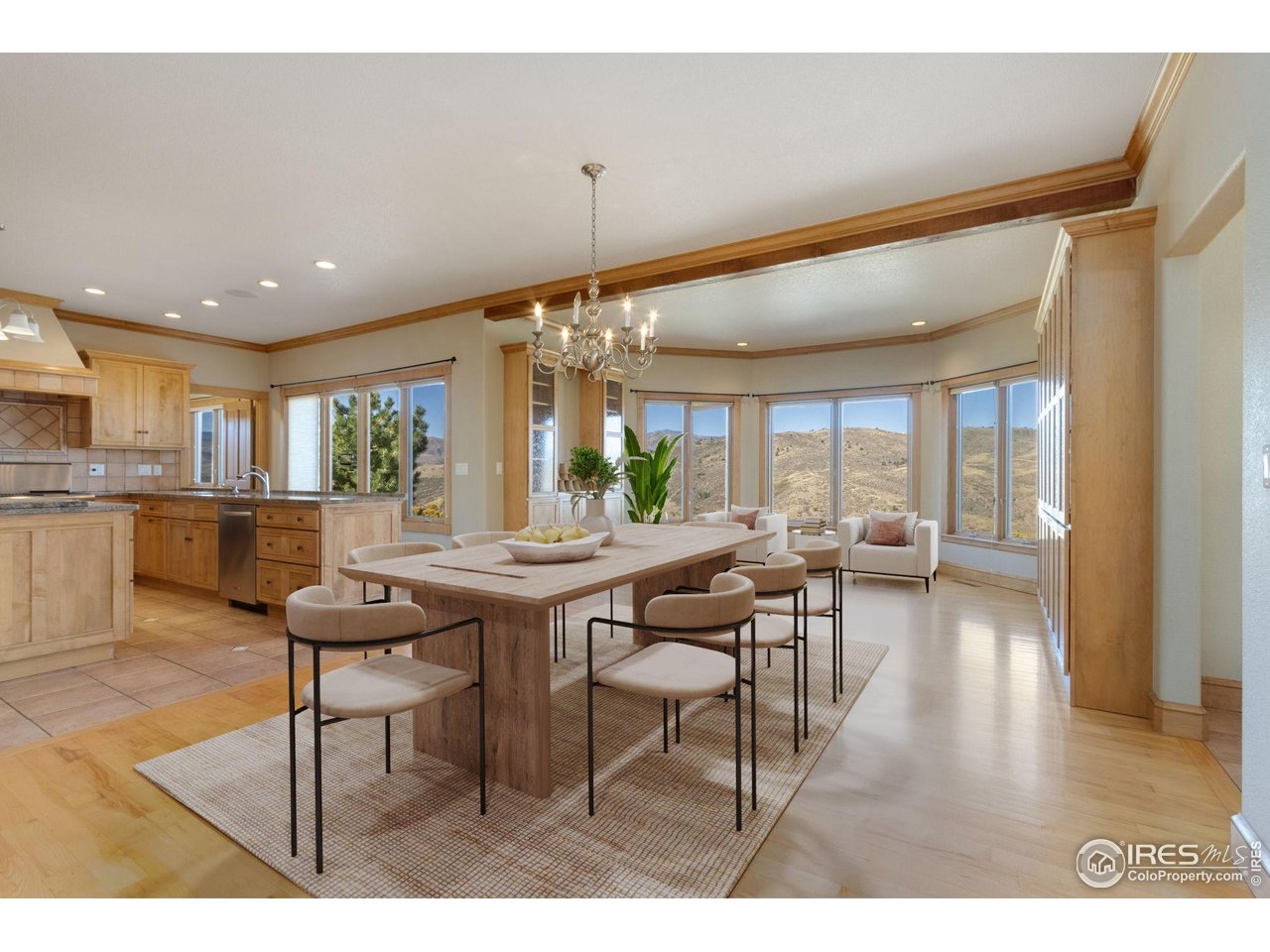 6932 Milner Mountain Ranch Road Fort Collins, CO 80526 - Photo 13 of 38 Large Eat-In Kitchen area with Viewing Bay Window Gallery! Kitchen 14x16 Dining 16x16 Viewing Room 15x17 virtual stage