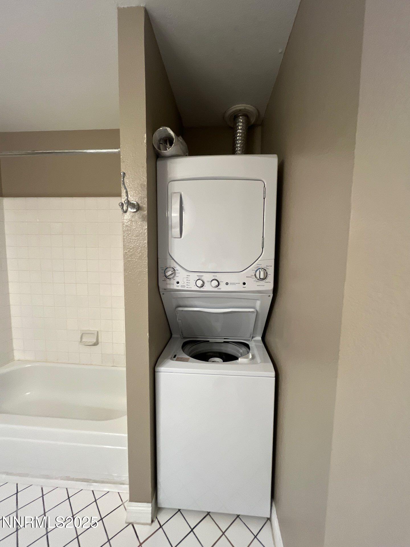 3885 East Leonesio Drive, Unit A2 Reno, NV 89512 - Photo 12 of 12 leonesio washer dryer