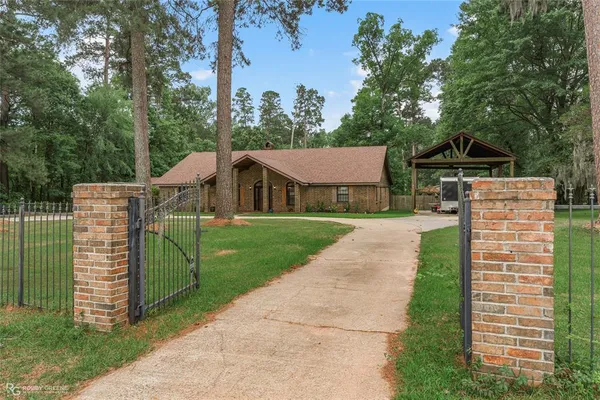 $475,000 | 6231 South Lakeshore Drive, Shreveport, LA 71119