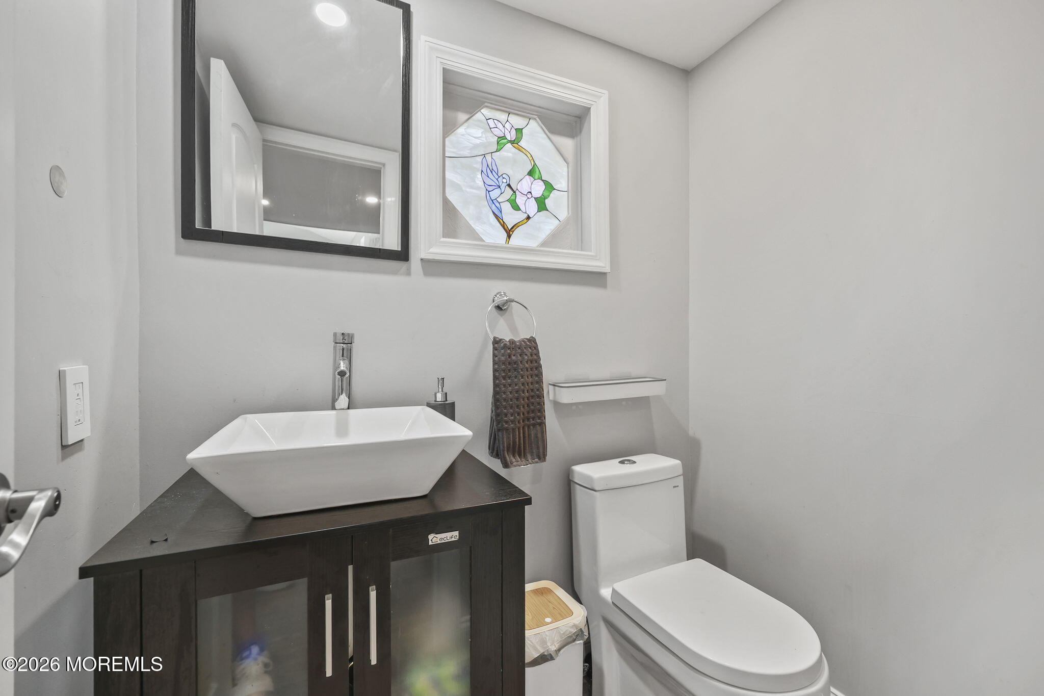 4 Canadian Woods Road Marlboro, NJ 07746 - Photo 20 of 47 Powder Room