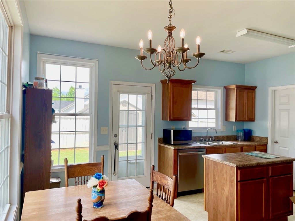 108 Elmhurst Lane Anderson, SC 29621 - Photo 10 of 33