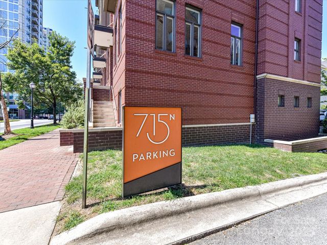 a picture of a wall with a bench