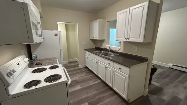 $2,300 | 17 Park Street, Dover, NH 03820