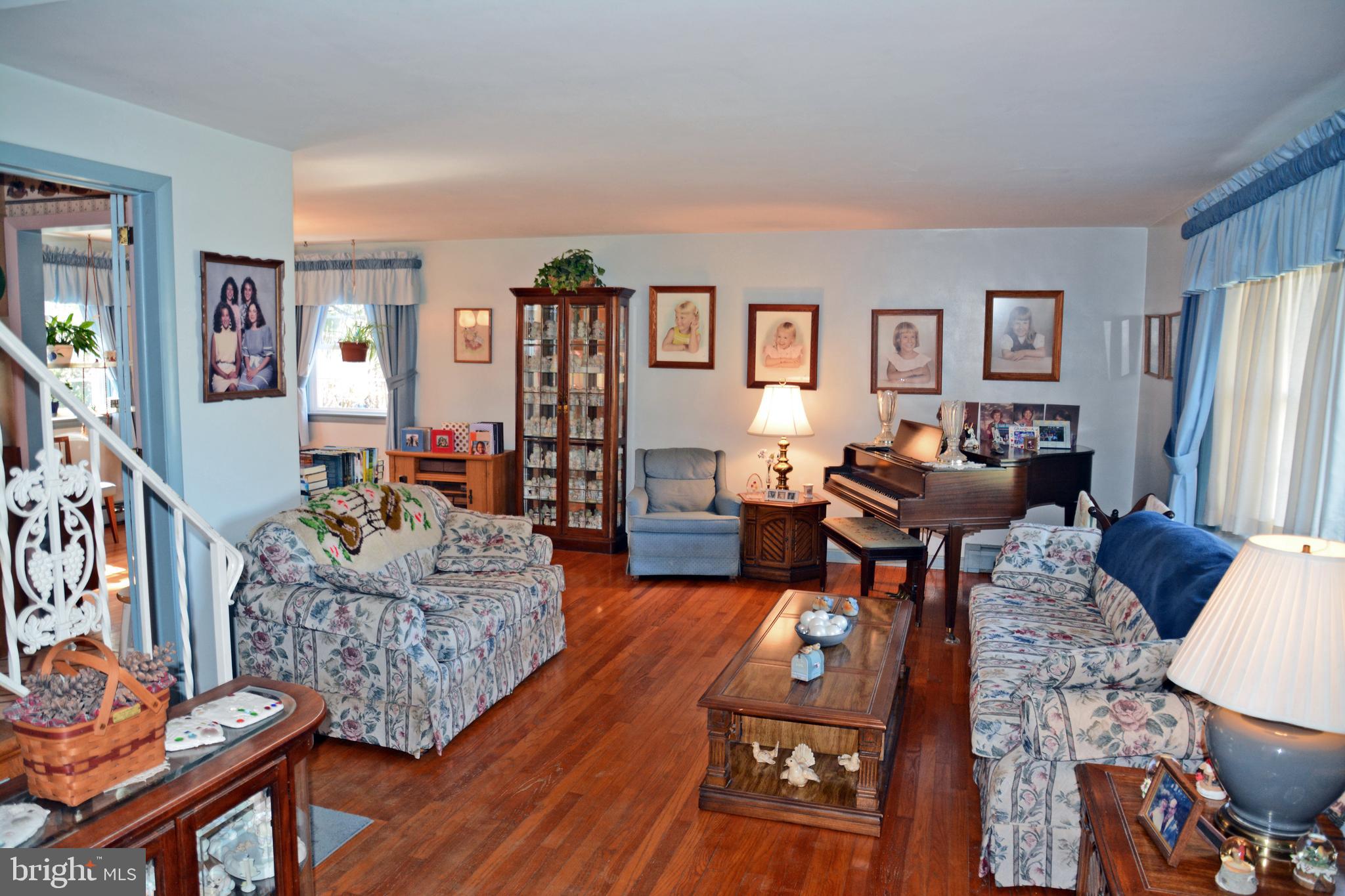 951 Corvair Road Lancaster, PA 17601 - Photo 6 of 60 Living Room from Foyer