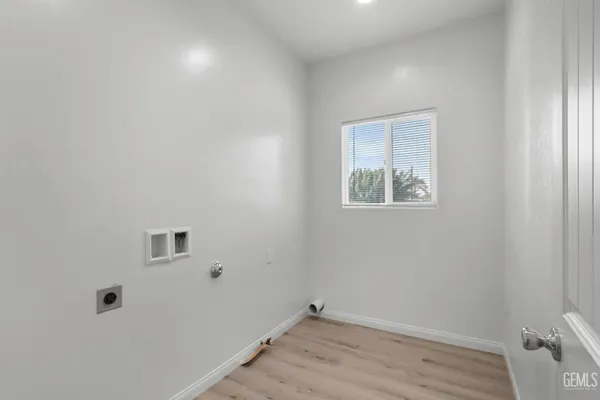 $324,900 | Undisclosed Address, Lamont, CA 93241