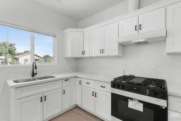 $324,900 | Undisclosed Address, Lamont, CA 93241