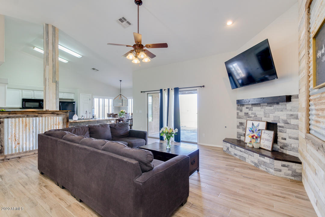 8807 South Dean Road Buckeye, AZ 85326 - Photo 4 of 35 08-Dean