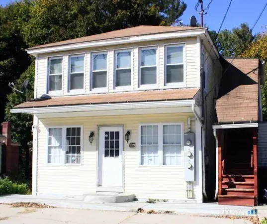 $1,800 | 387 Putnam Pike, Killingly, CT 06241